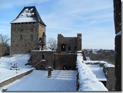 Der Bergfried mit Burgenmuseum